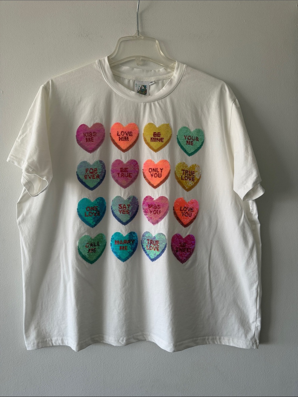 Queen of Hearts Sequin Conversation Hearts Graphic Tee White XL